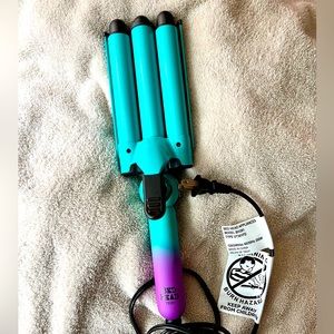Bed Head / TIGI “Wave Affair” Deep Wave Iron